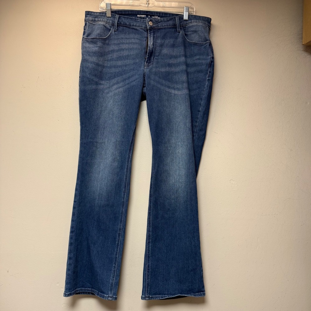 Old Navy Wow Boot-Cut Jeans Womens 16 Blue Excellent Mid-Rise Medium Wash 14715